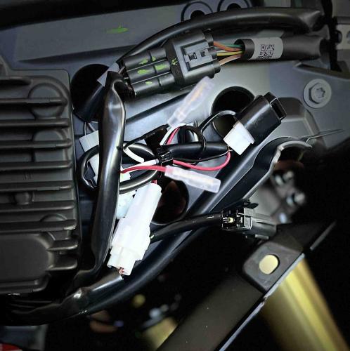 Stromausgang-Adapter Yamaha Tenere 700