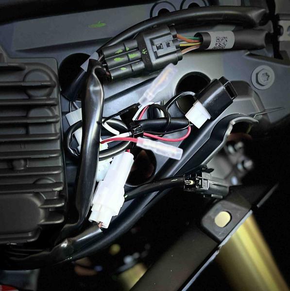 Stromausgang-Adapter Yamaha Tenere 700